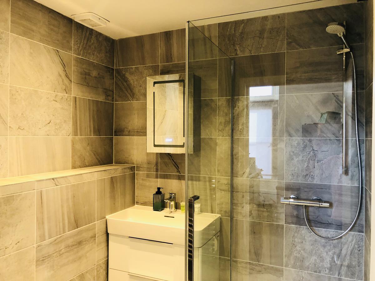 Spacious & Modern 2 Bed Apartment At Knightsbridge Londen Buitenkant foto